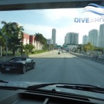 Tauchen in Florida-Blick vom Wohnmobil auf die Skyline Miamis